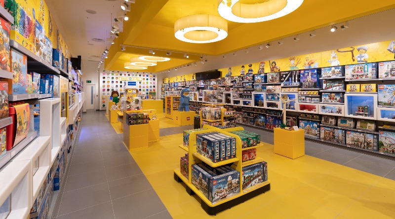 Even more LEGO Stores are closing as more of the UK enters tier 4