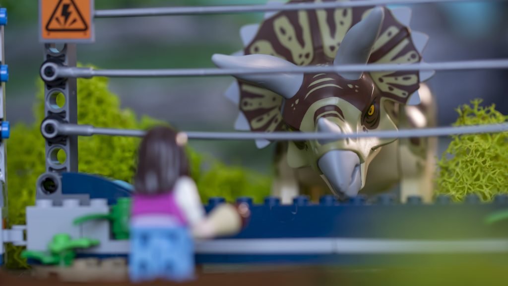 watching the t rex park 1024x576