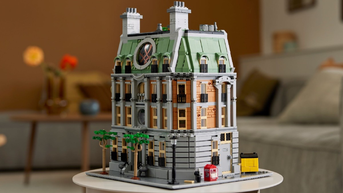 76218 Sanctum Sanctorum available to order with 23% off at Zavvi